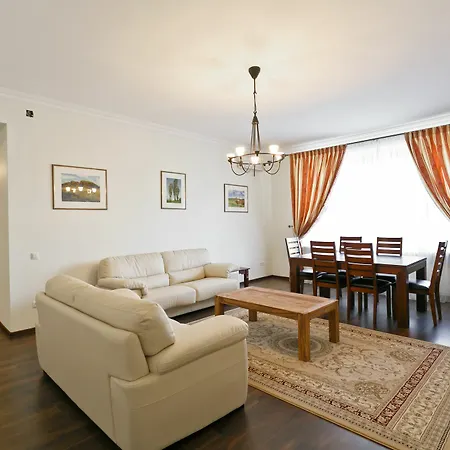 Minsklux Hotel *